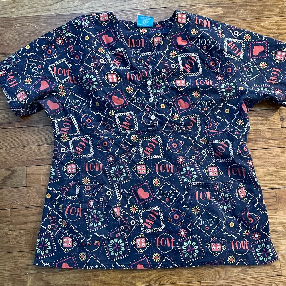 Women’s Scrub Top - Picture 1 of 3